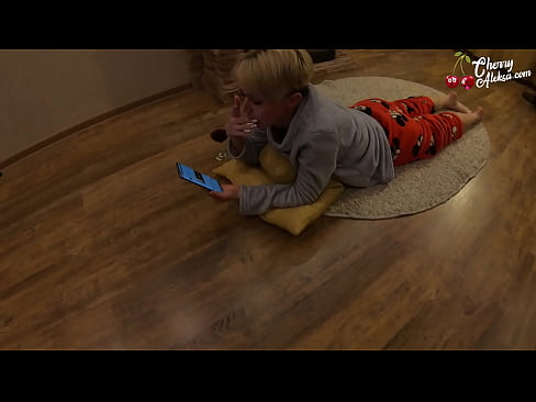 ❤️ Crazy blonde suger stor pikk suger og spretter på den - analsex ❤❌ Sexvideo hos oss ﹏