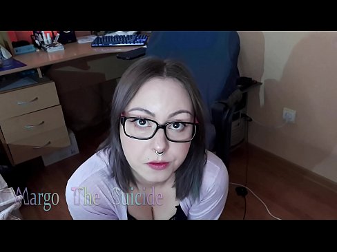 ❤️ Sexy jente med briller suger dildo dypt på kamera ❤❌ Sexvideo hos oss ﹏